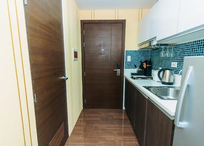 Wow Digital Nomad Makati Surf Swim Gym Park 4254 Apartment *